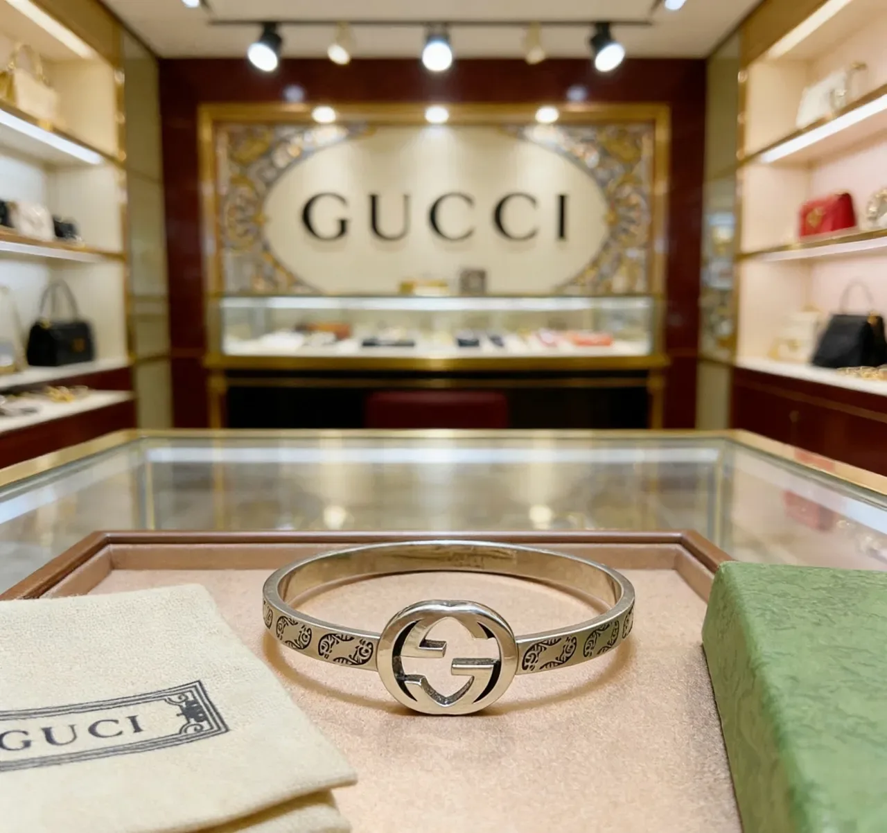 Gucci Interlocking G Engraved Silver-Tone Bangle Bracelet 9