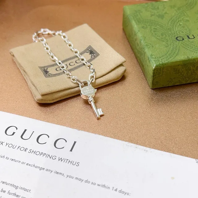 Gucci Key Motif Silver Link Bracelet 4