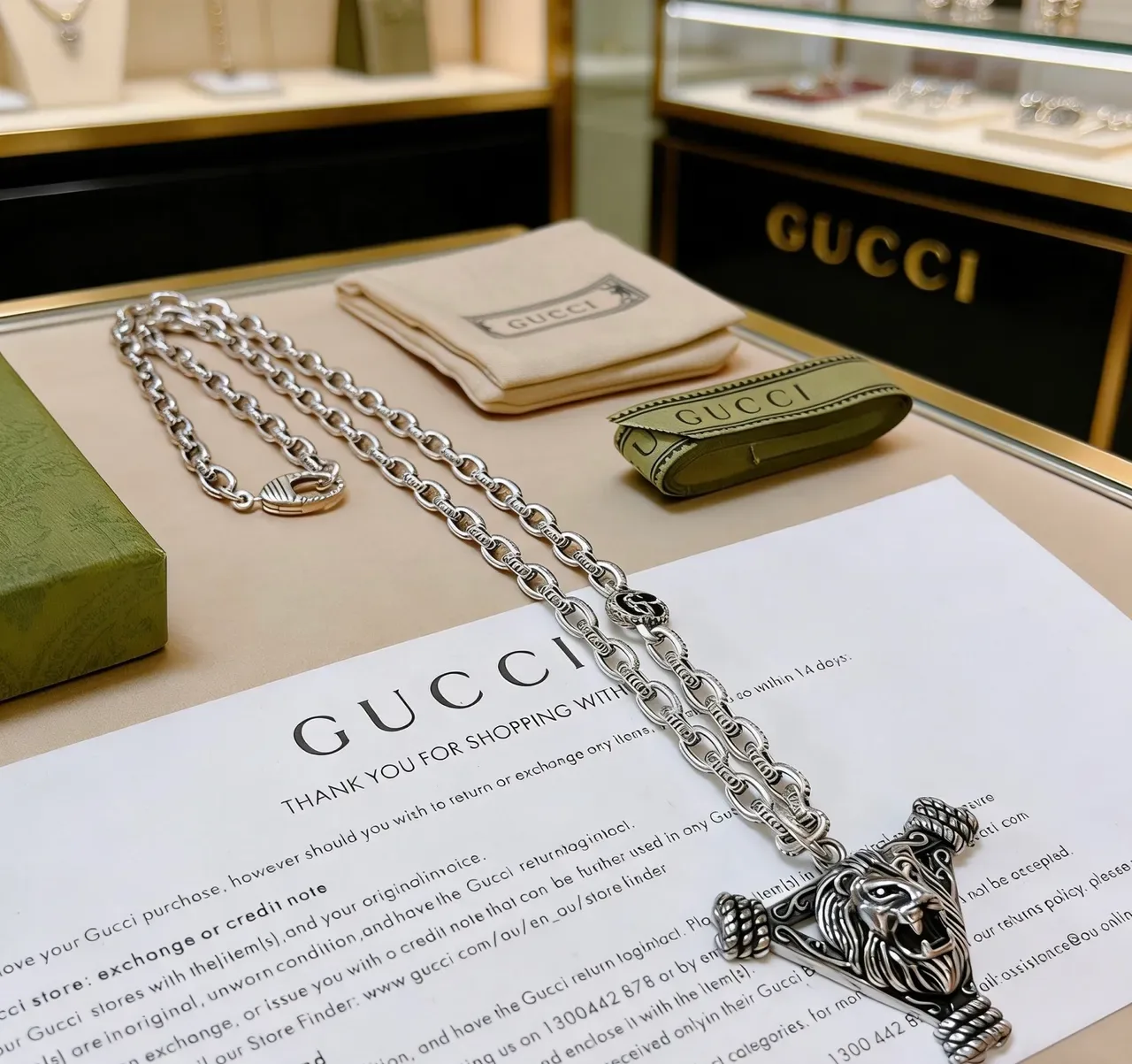 Gucci Lion Head Pendant Curb Chain Necklace 4