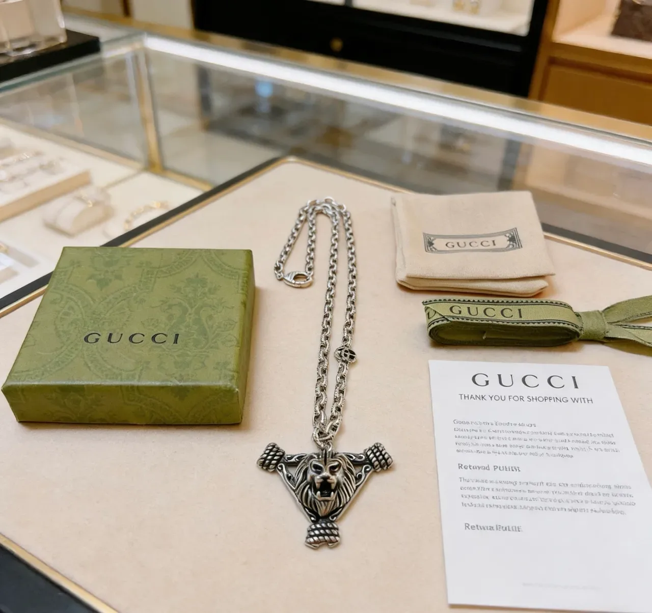 Gucci Lion Head Pendant Curb Chain Necklace 6