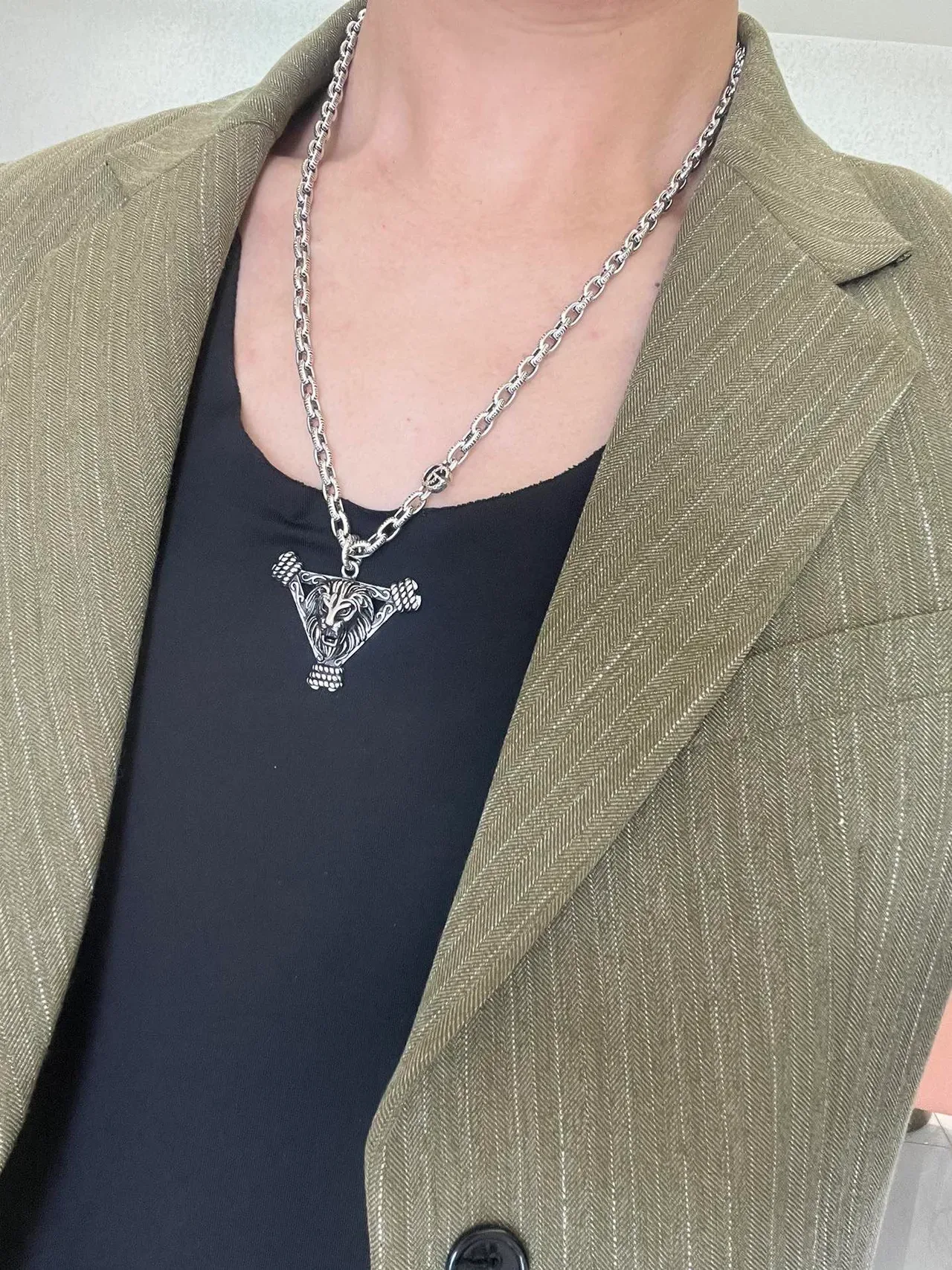 Gucci Lion Head Pendant Curb Chain Necklace 8
