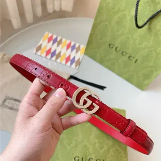 Gucci Ophidia लाल एम्बॉस्ड GG लेदर बेल्ट
