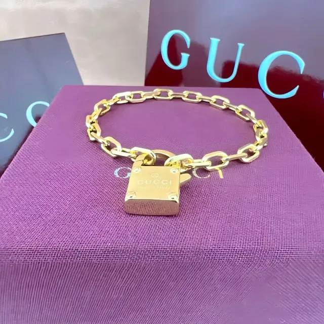 Gucci Padlock Silver Chain Bracelet 2