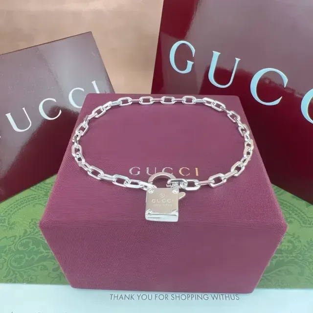 Gucci Padlock Silver Chain Bracelet 3