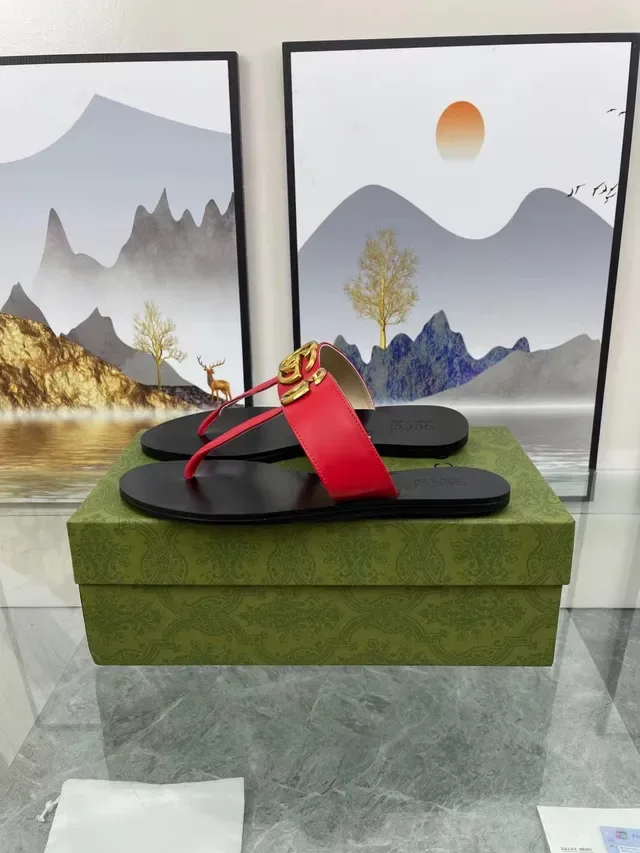 Gucci Red Black Flat Thong Silhouette Rubber Sole Casual Sandals 3