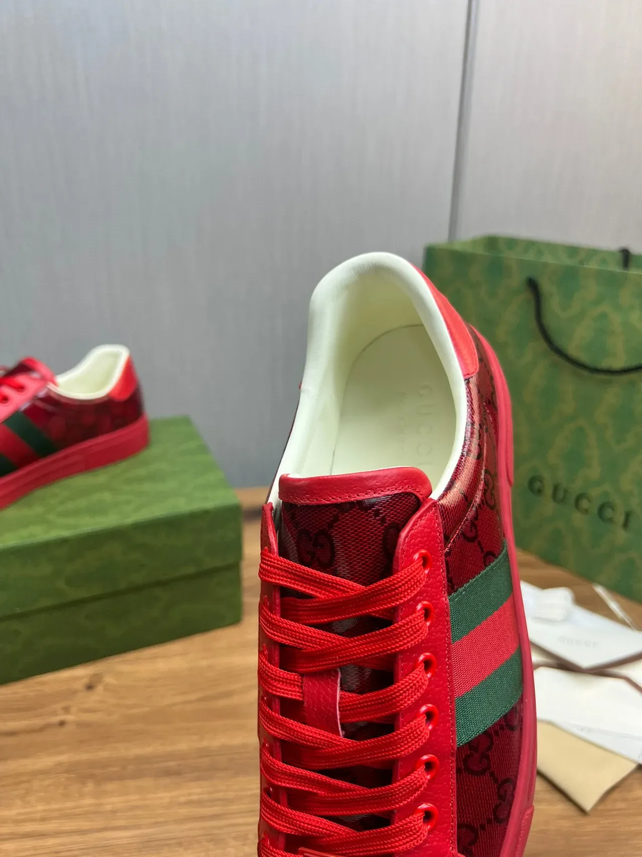 Gucci Rouge et Vert GG Monogram-Print Cuir Supérieur Rayures Web Sneakers Lifestyle 6