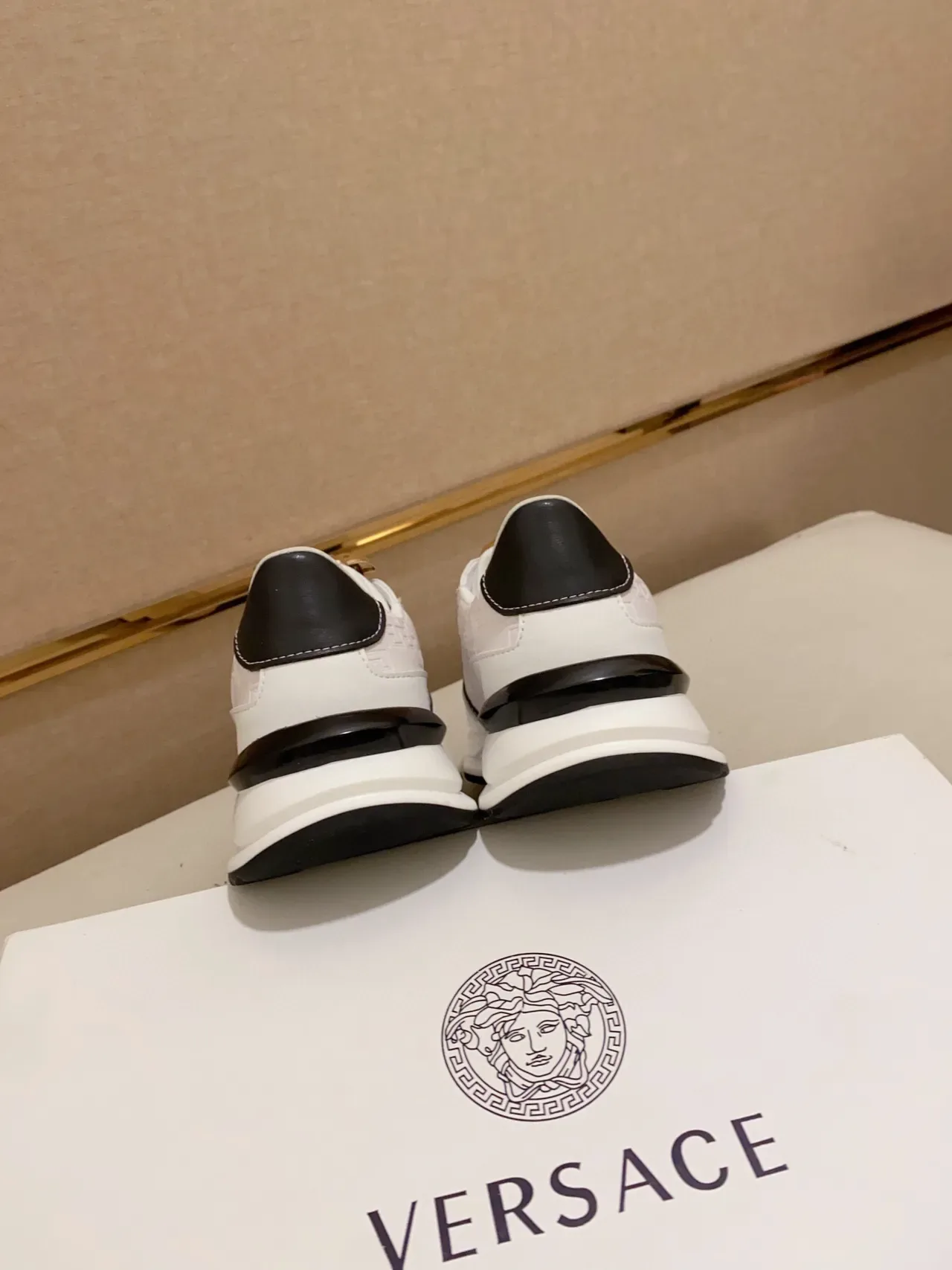 Gucci Rhyton White Black Green Red Greek Key Lifestyle Sneakers 3