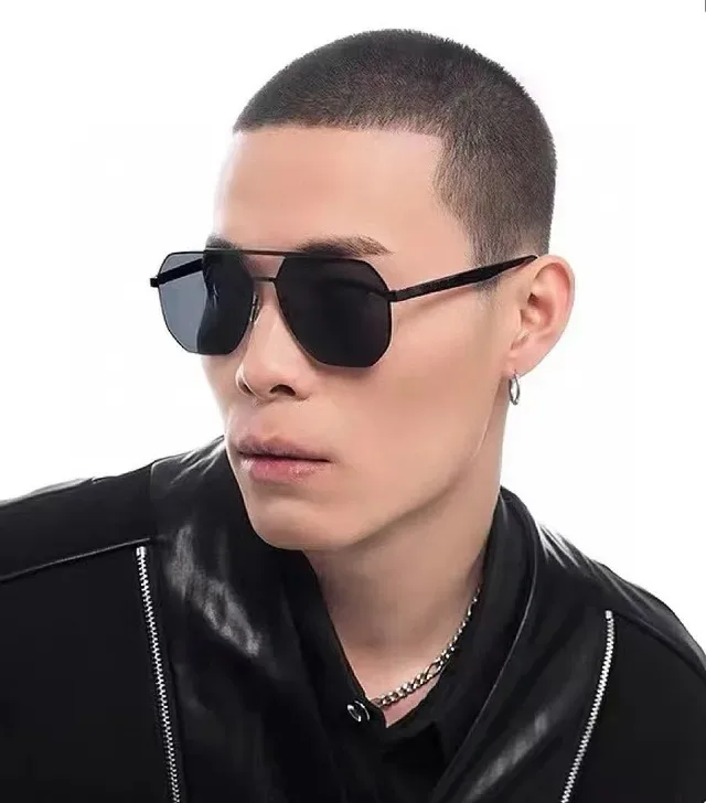 Gucci Screener Black Metal Rectangular Shield Sunglasses 2