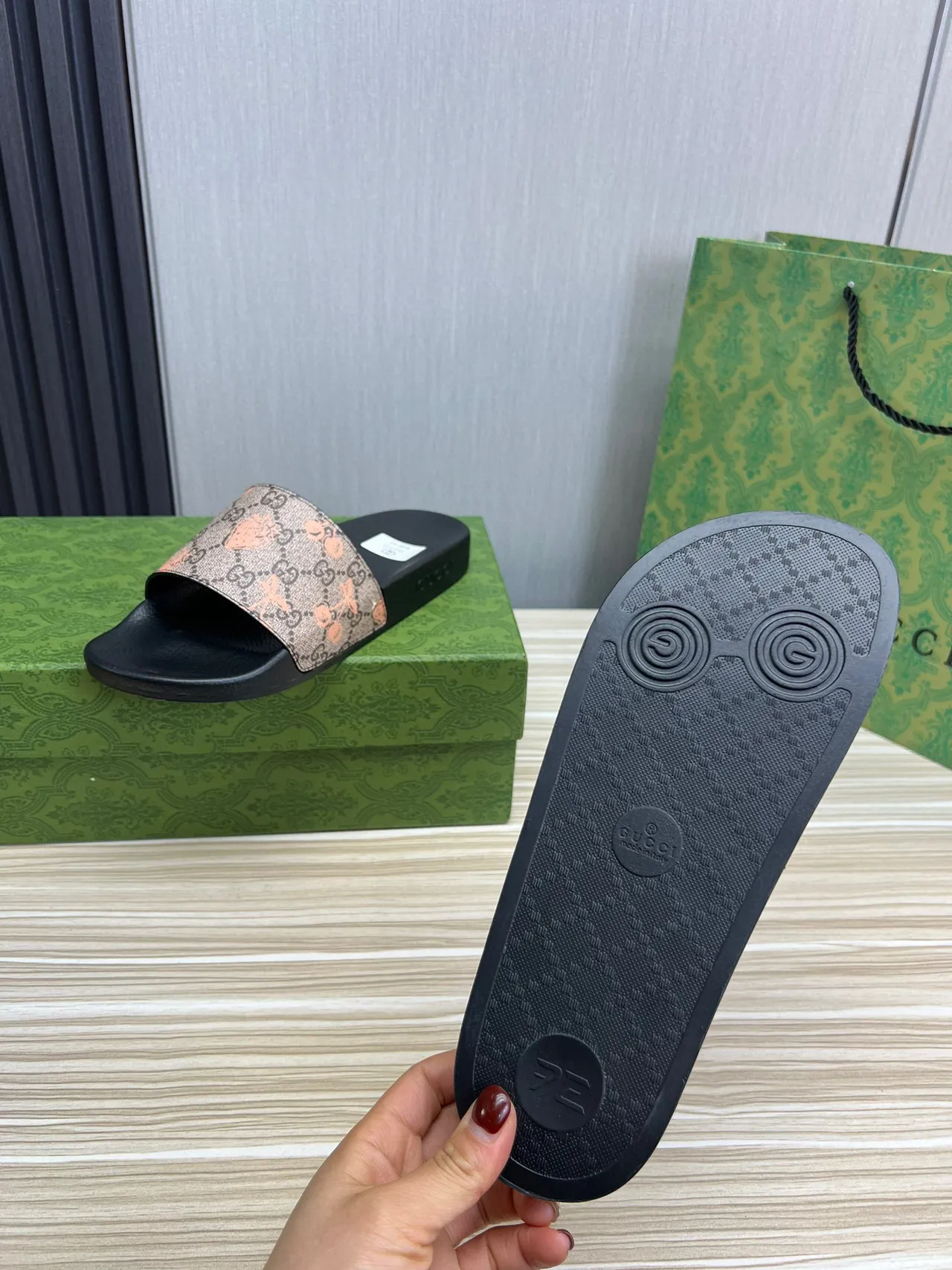 Gucci Screener Black Multicolor GG Monogram Canvas Strap Textured Rubber Sole Slippers 2