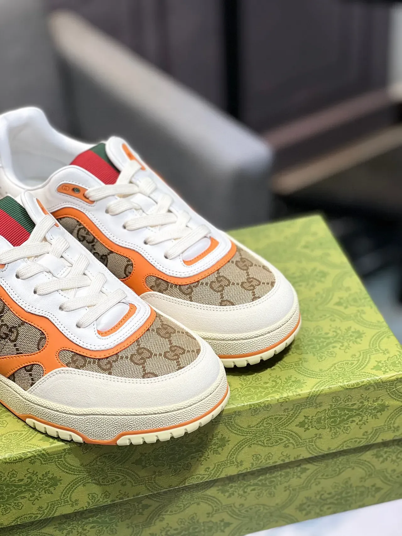 Gucci Screener GG Monogram Tênis Lifestyle com Trim Laranja 4