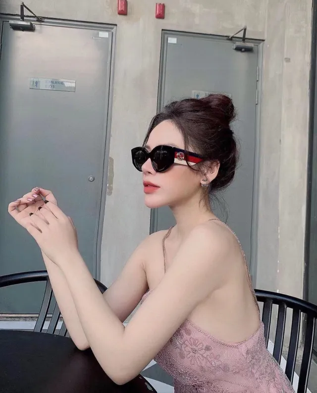 Gucci Screener 玳瑁和 Web 条纹太阳镜 2
