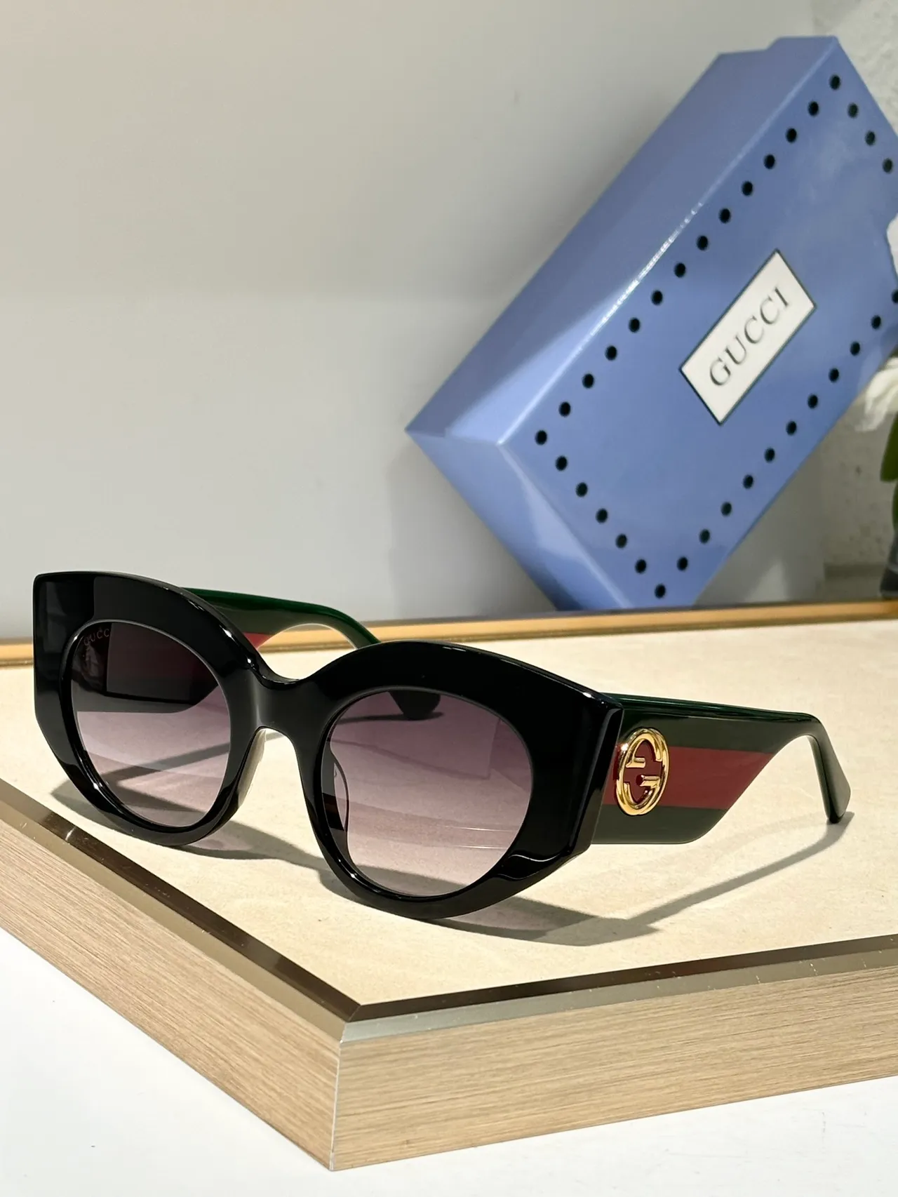 Gucci Screener 玳瑁和 Web 条纹太阳镜 7