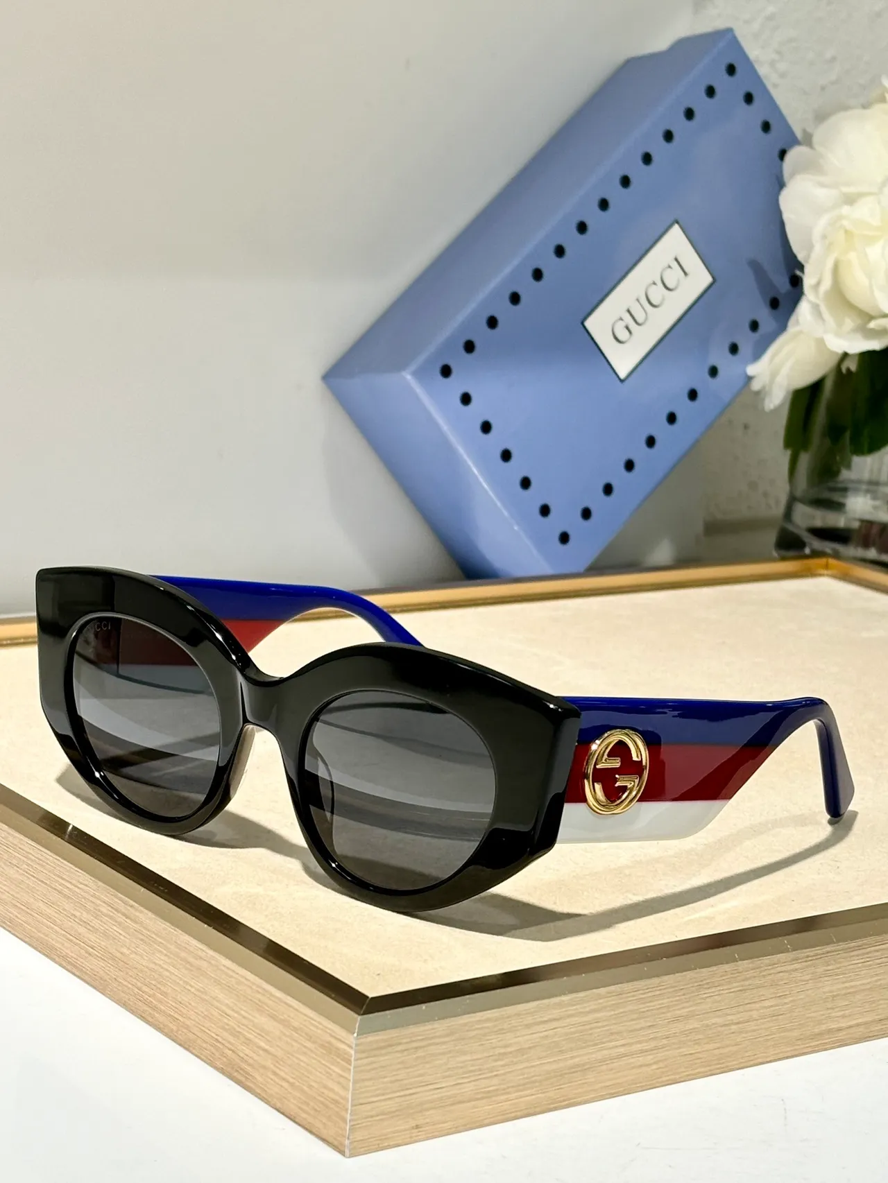 Gucci Screener 玳瑁和 Web 条纹太阳镜 9
