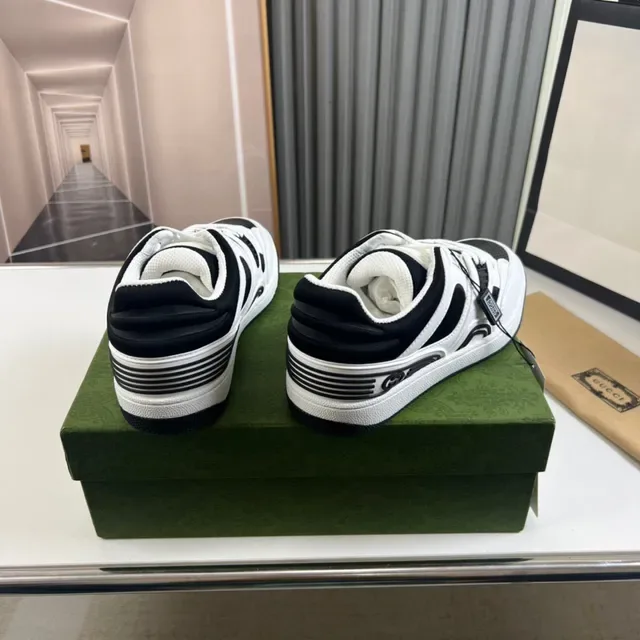 Sneakers Lifestyle Gucci Screener Blanc et Noir Colorblock 7