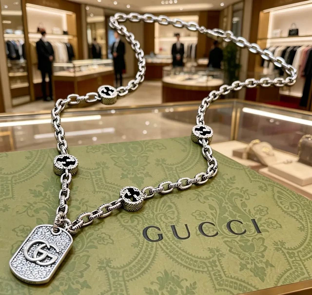 Gucci Silver Black Chunky Link Chain Interlocking GG Motifs Necklace 3