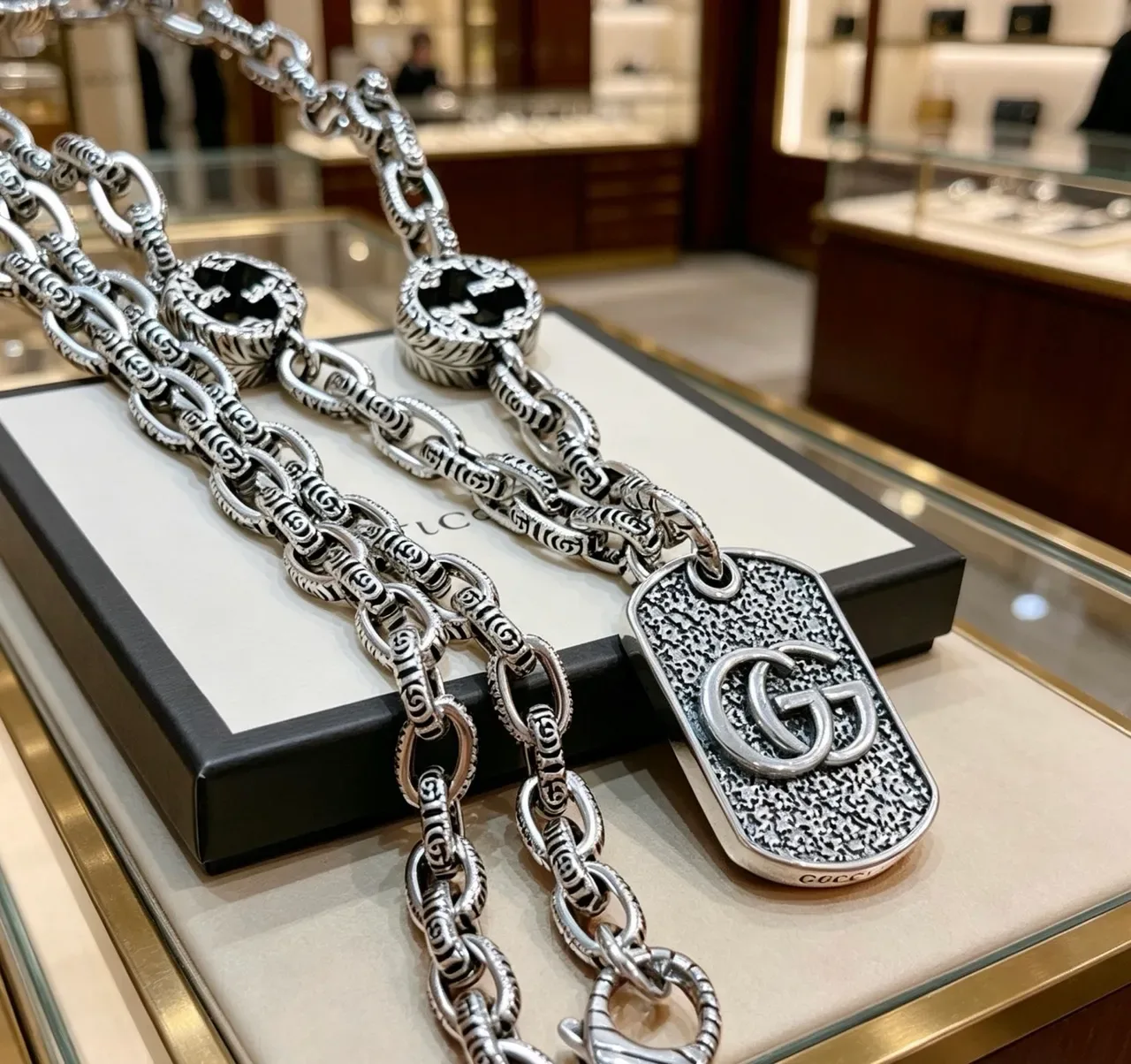 Gucci Silver Black Chunky Link Chain Interlocking GG Motifs Necklace 6