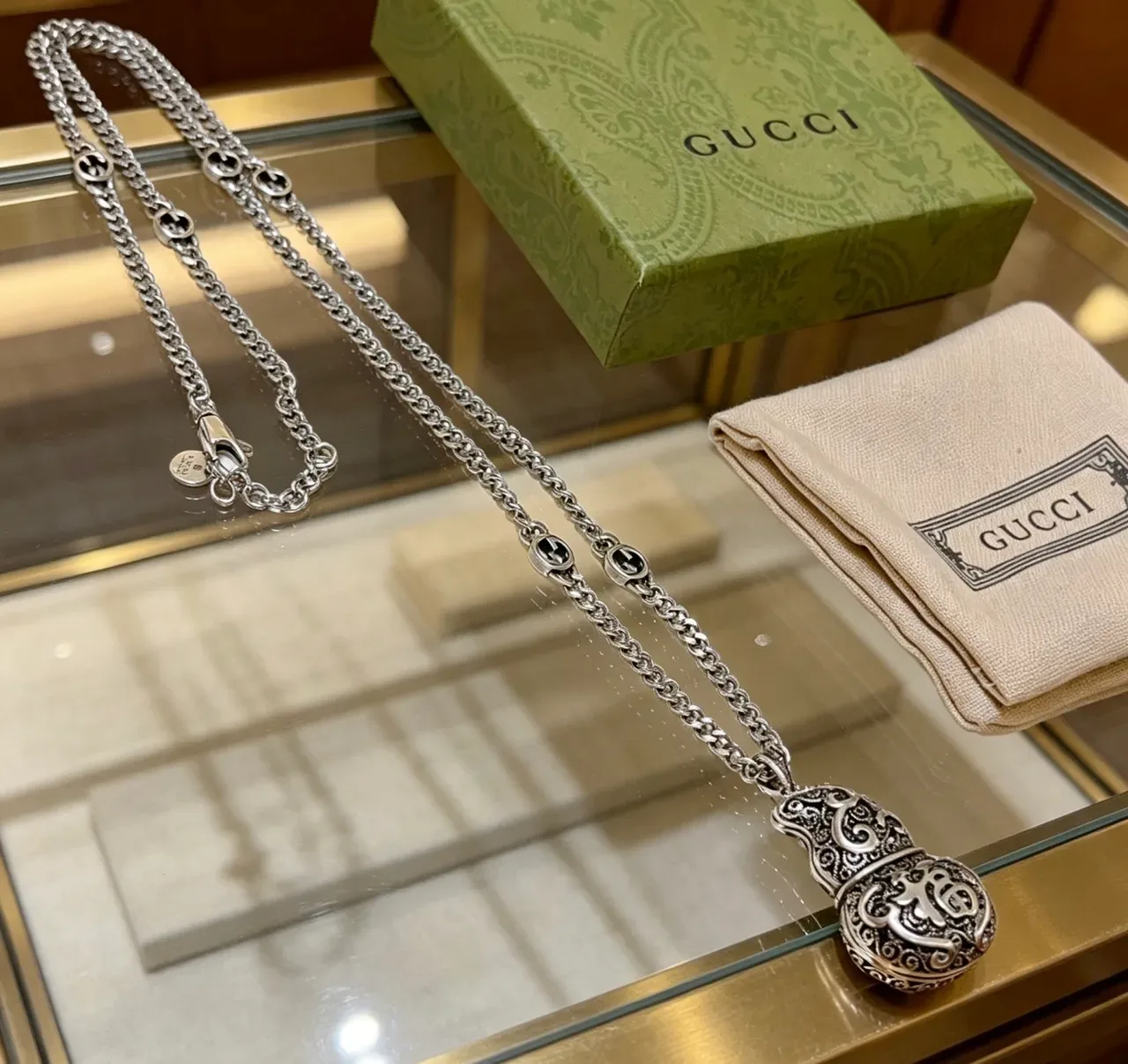 Gucci Silver Black Curb Chain Interlocking G Motifs Necklace 3