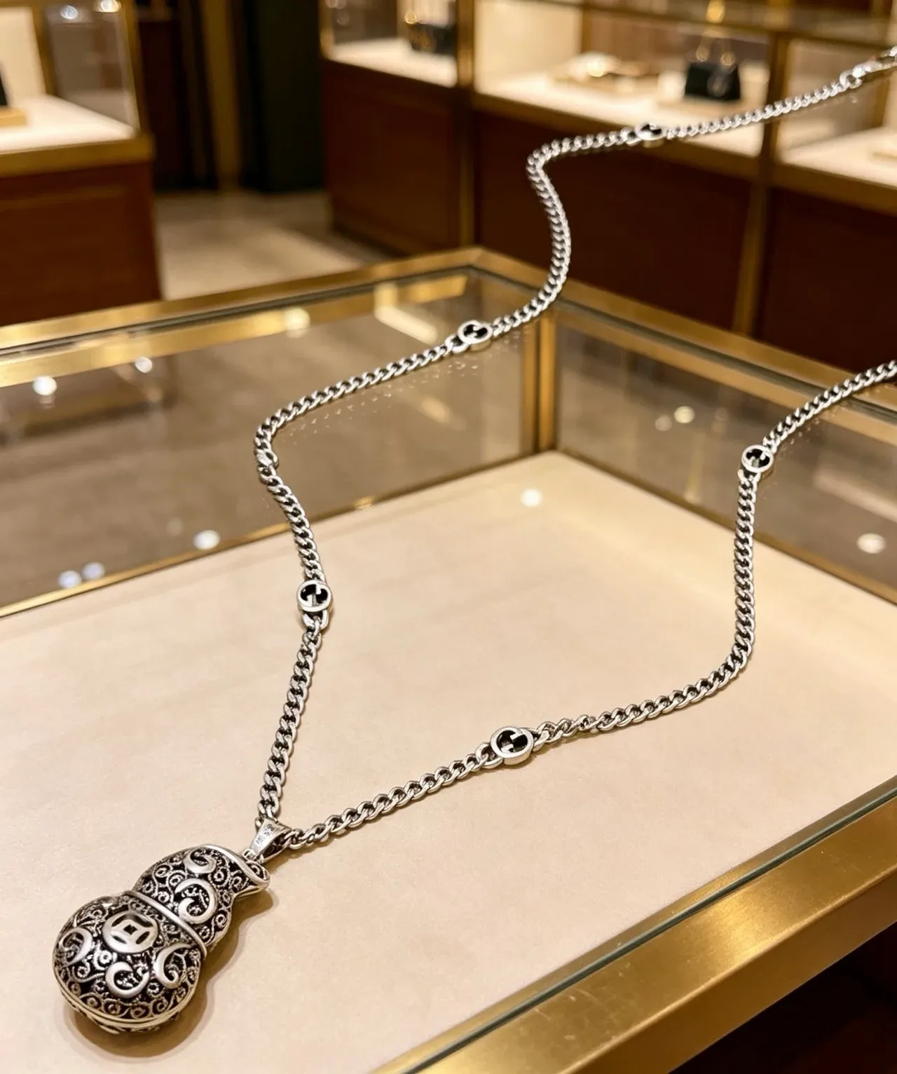 Gucci Silver Black Curb Chain Interlocking G Motifs Necklace 9