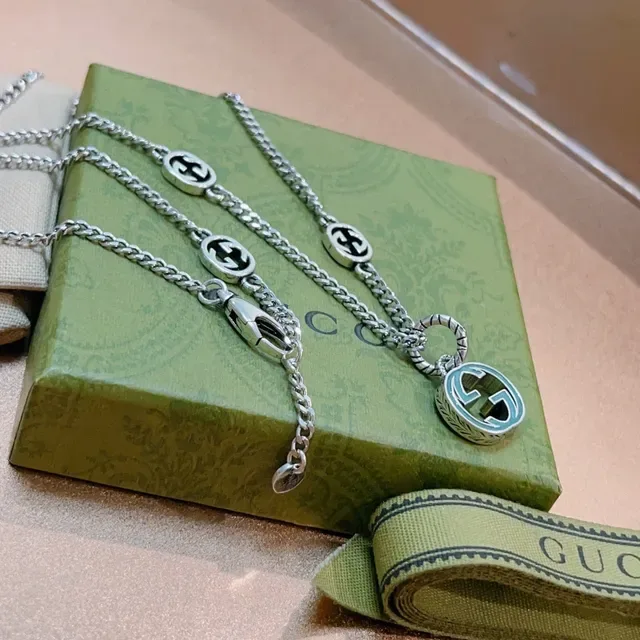 Gucci Silver Blue Curb Chain Interlocking G Motifs Necklace 3