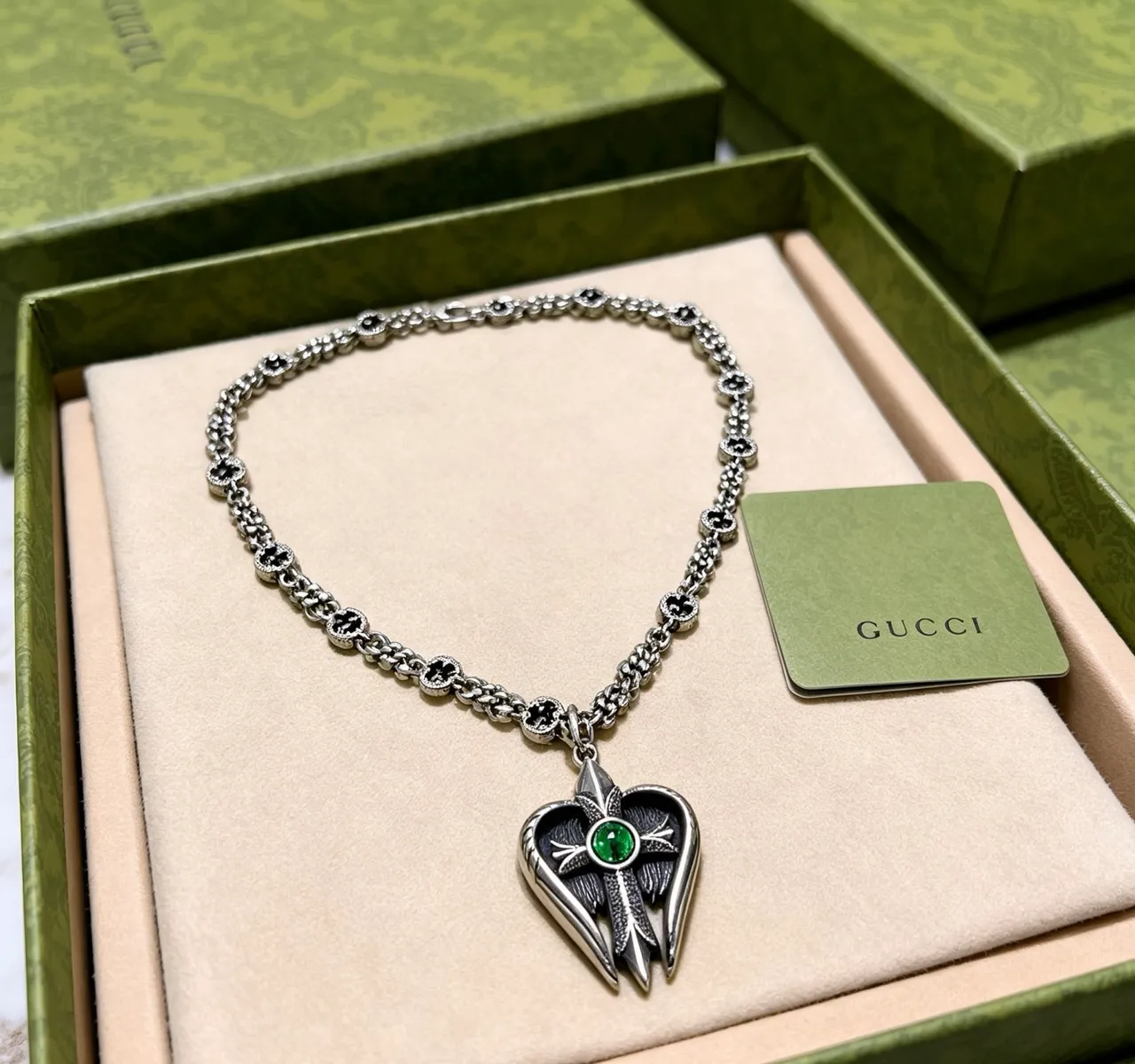 Gucci Silver Green Chain Winged Heart Pendant Necklace 4