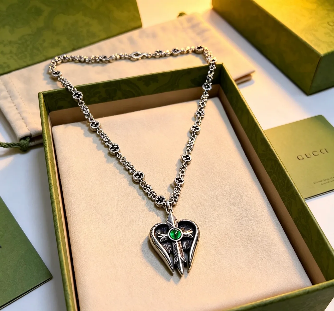 Gucci Silver Green Chain Winged Heart Pendant Necklace 7