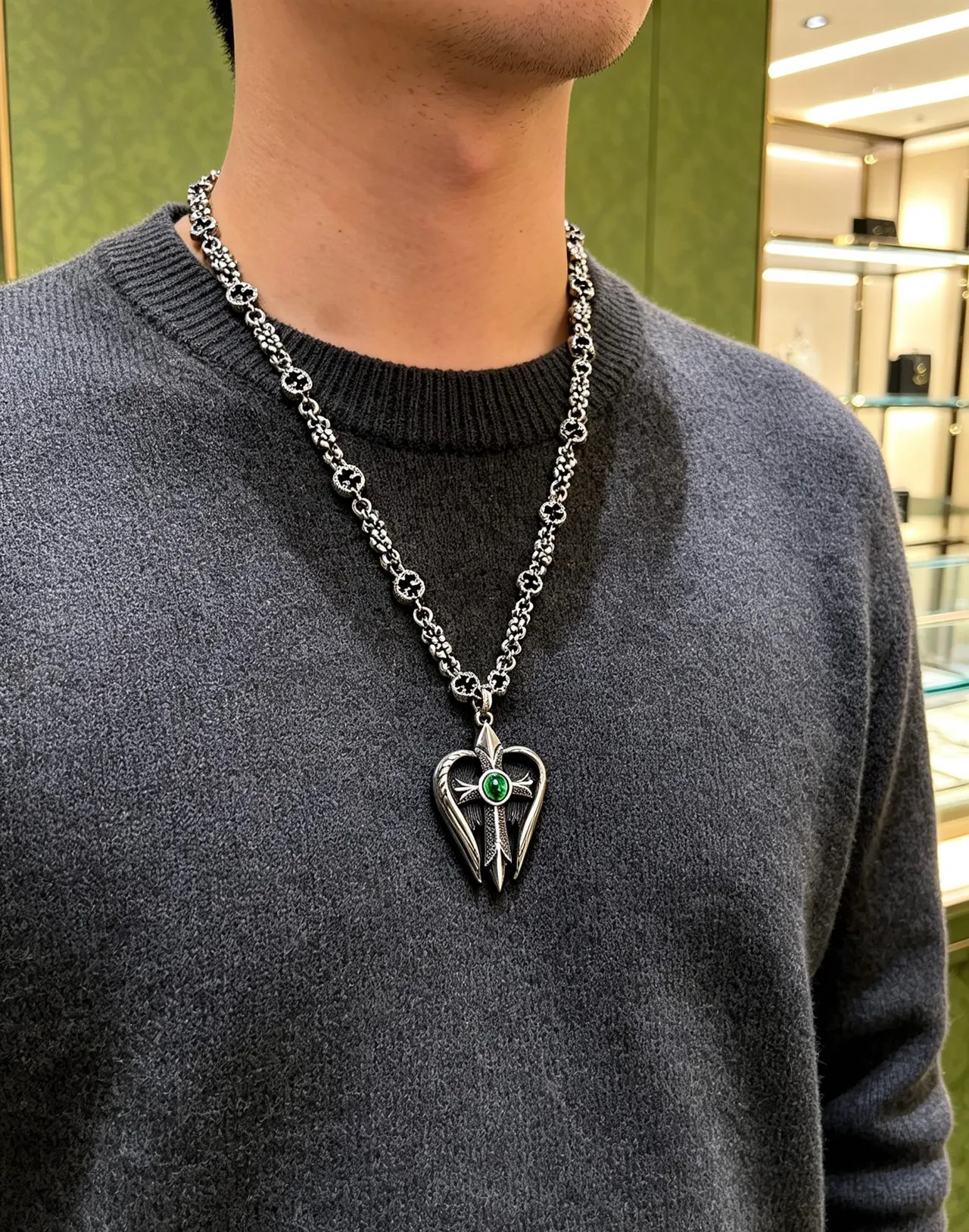 Gucci Silver Green Chain Winged Heart Pendant Necklace 8