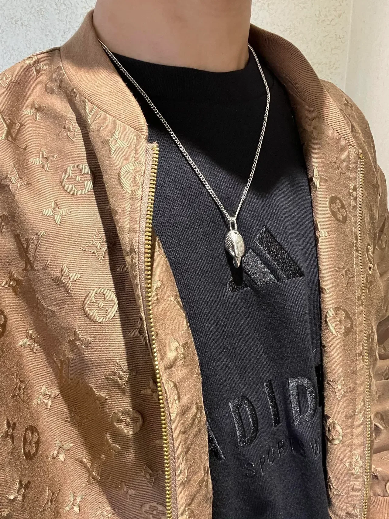 Gucci Silver Green Curb-Link Chain Sculpted Animal-Head Pendant Necklace 2