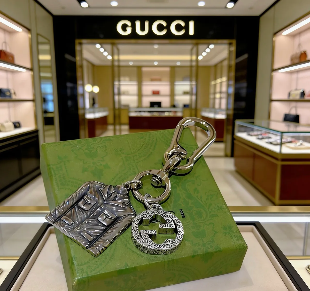 Gucci Silver Green Metallic Jacket-Shaped Charm Bracelet 3
