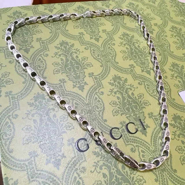Gucci Silver Interlocking Oval Links Embossed GG Monogram Necklace 4