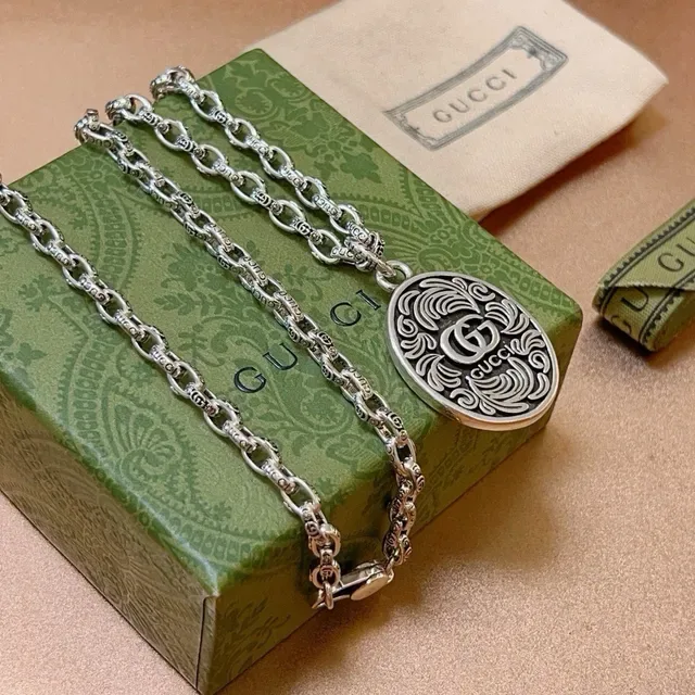 Gucci Silver Ornamental Scrollwork Necklace 7