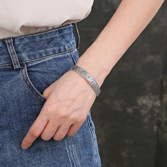 Gucci Silver Ornate Relief-Carved Open Cuff Jewelry 2