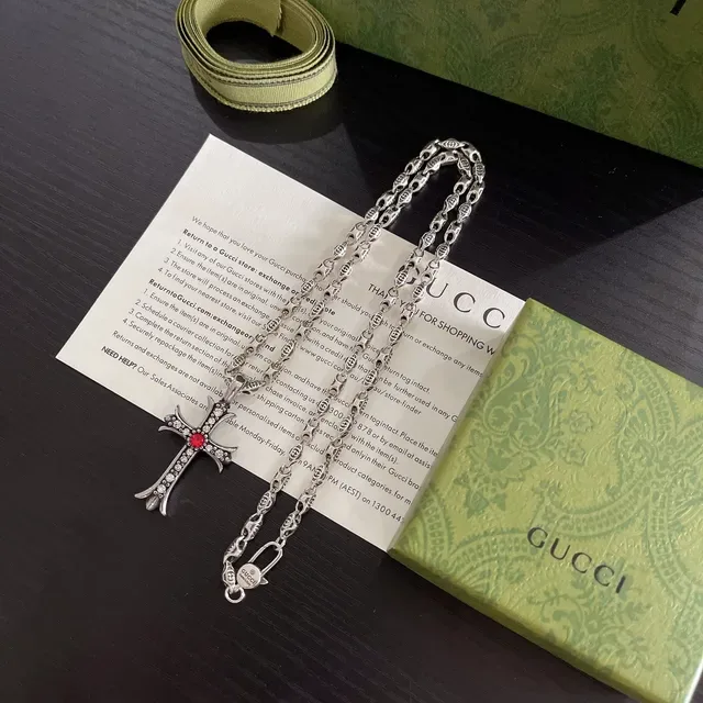 Colar Gucci prata vermelho pingente cruz ornamentada Pavé cristal embellishment 6