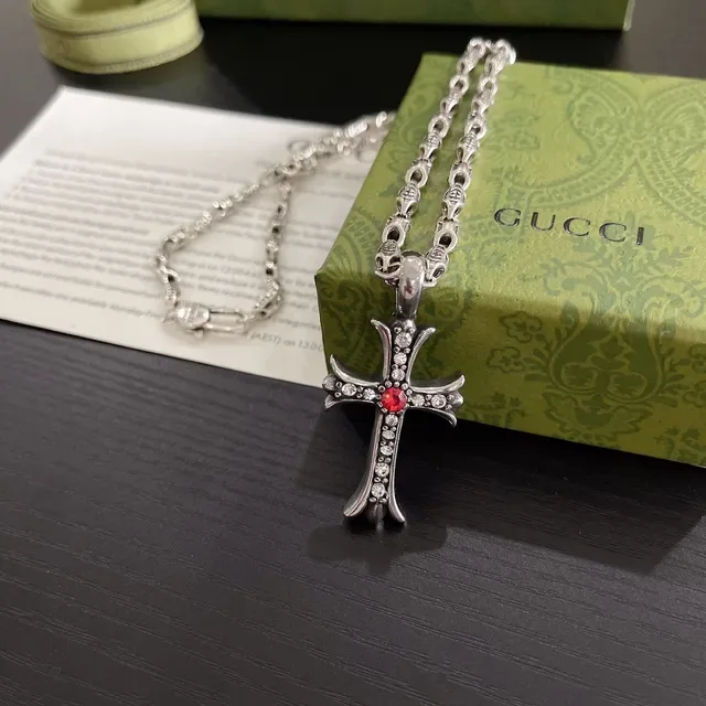 Colar Gucci prata vermelho pingente cruz ornamentada Pavé cristal embellishment 9