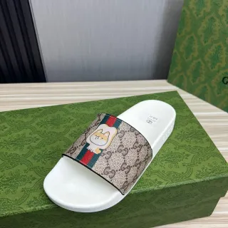 Gucci Slide बेज जी जी कैनवास वेब स्ट्राइप कार्टून कुत्ता स्लिपर