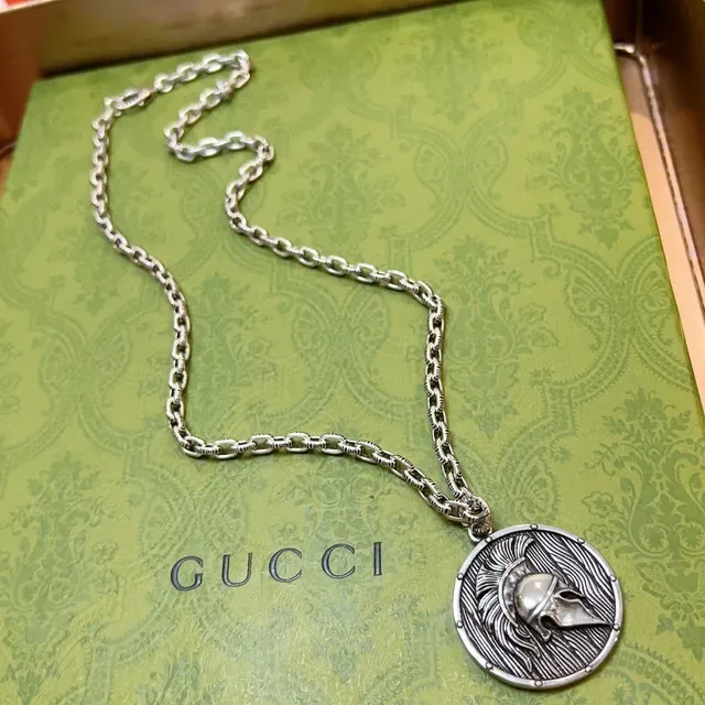 Gucci Collier Médaillon Casque Spartiate Argent 6