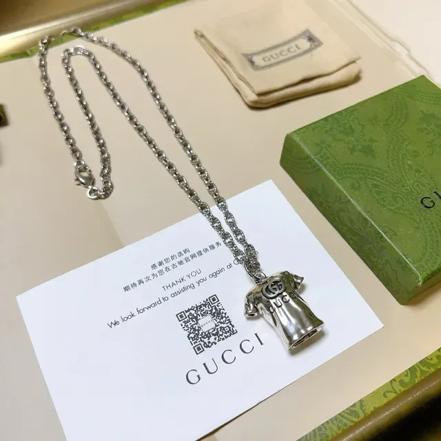 Gucci T-Shirt Pendant Silver-Tone Chain Necklace 3