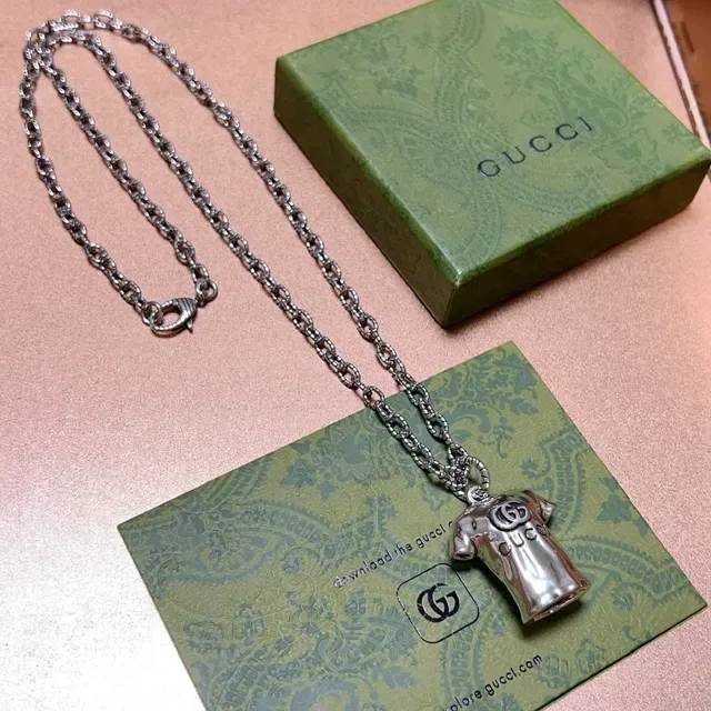 Gucci T-Shirt Pendant Silver-Tone Chain Necklace 4