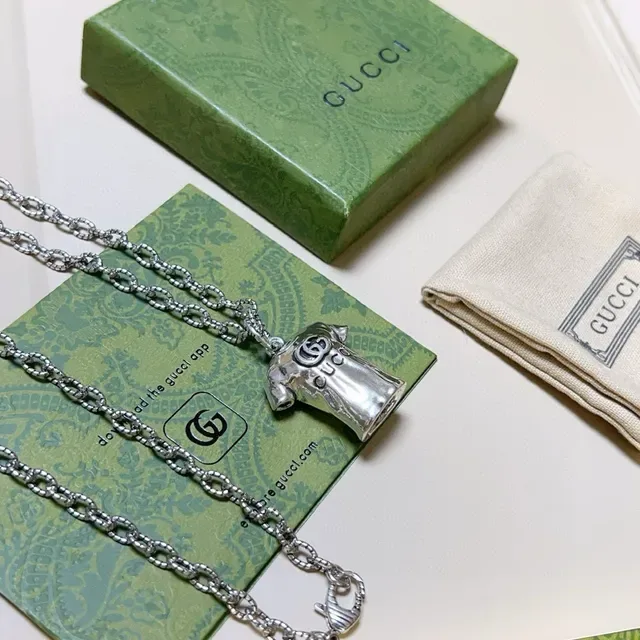 Gucci T-Shirt Pendant Silver-Tone Chain Necklace 9