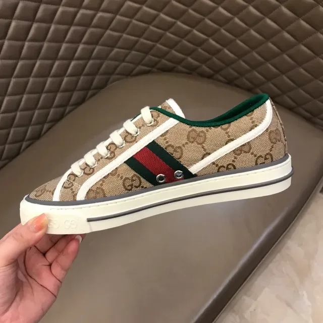 Sneakers Gucci Tennis 1977 Beige GG Monogram Web Stripe Lifestyle 3