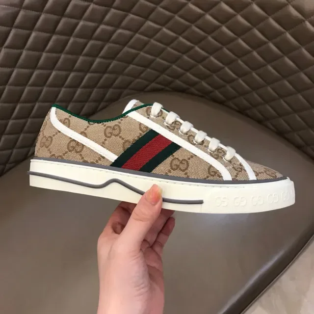 Sneakers Gucci Tennis 1977 Beige GG Monogram Web Stripe Lifestyle 5