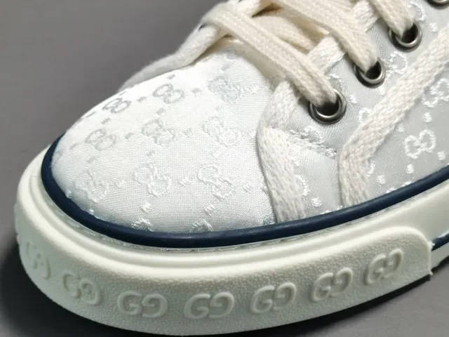 Gucci Tennis 1977 White Green Red Web Stripe Lifestyle Sneakers 3