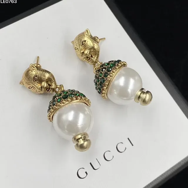Gucci Boucles d'Oreilles Pendantes Tête de Tigre Perles et Gemmes 4