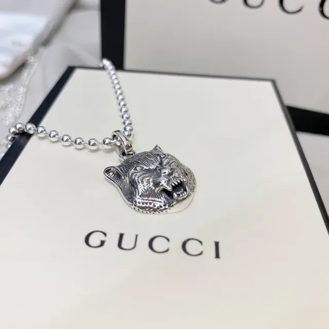 Gucci Tiger Silver Head Pendant Metallic Necklace 4