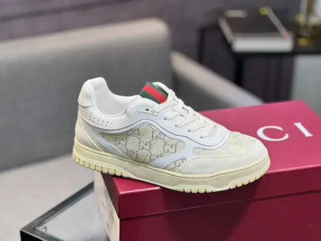Gucci Chaussures Lifestyle Blanches Vertes Monogrammées Tige en Maille Bande Web Tab de Talon 2