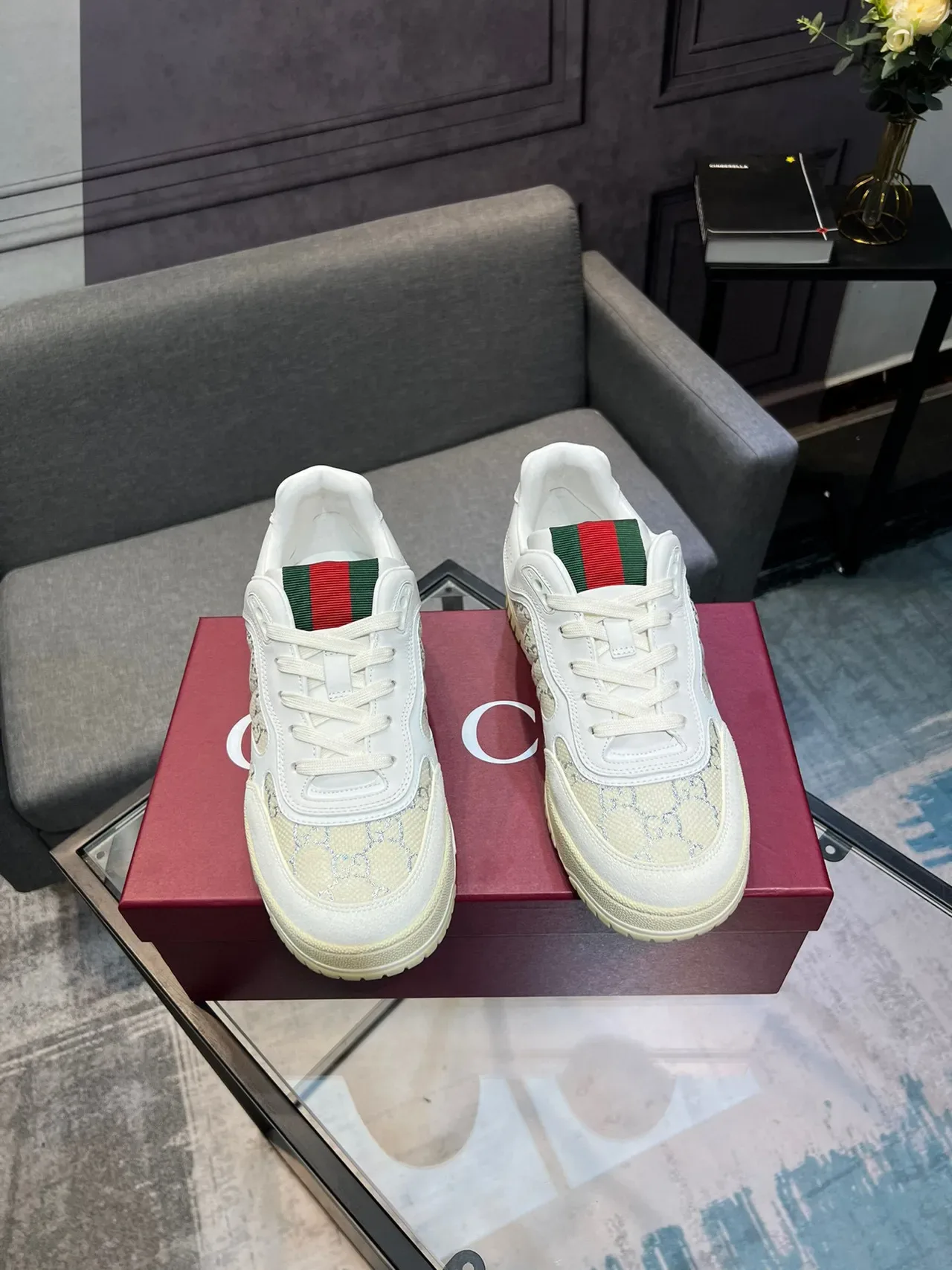 Gucci Chaussures Lifestyle Blanches Vertes Monogrammées Tige en Maille Bande Web Tab de Talon 7
