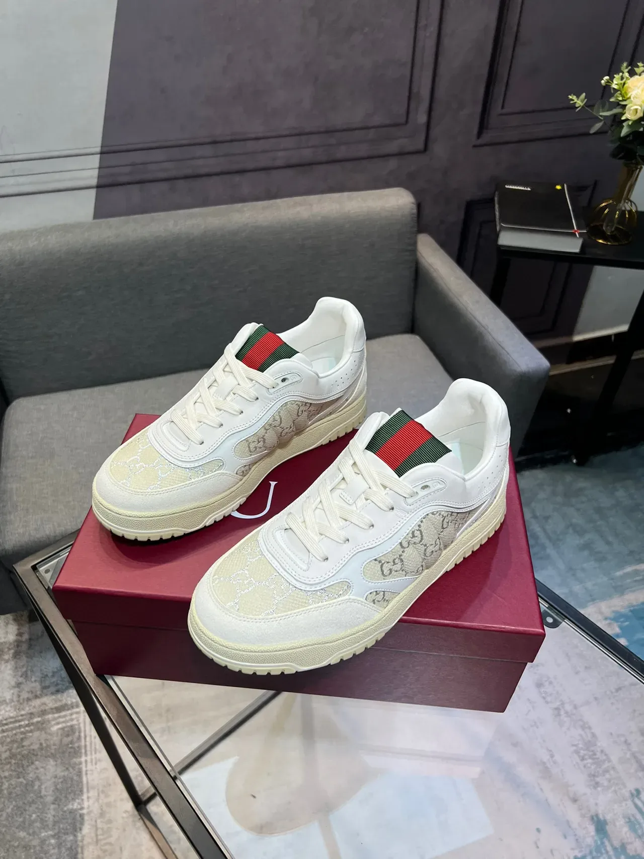Gucci Chaussures Lifestyle Blanches Vertes Monogrammées Tige en Maille Bande Web Tab de Talon 9
