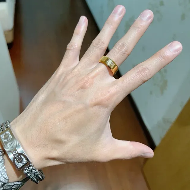 Gucci Anel Banda Larga Ouro Polido 2