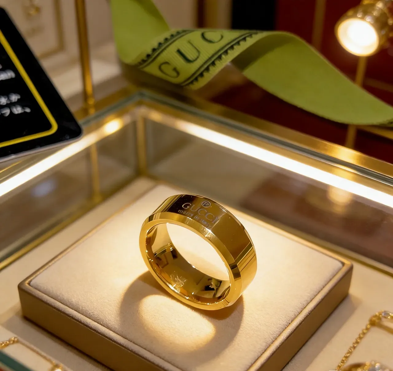 Gucci Anel Banda Larga Ouro Polido 9