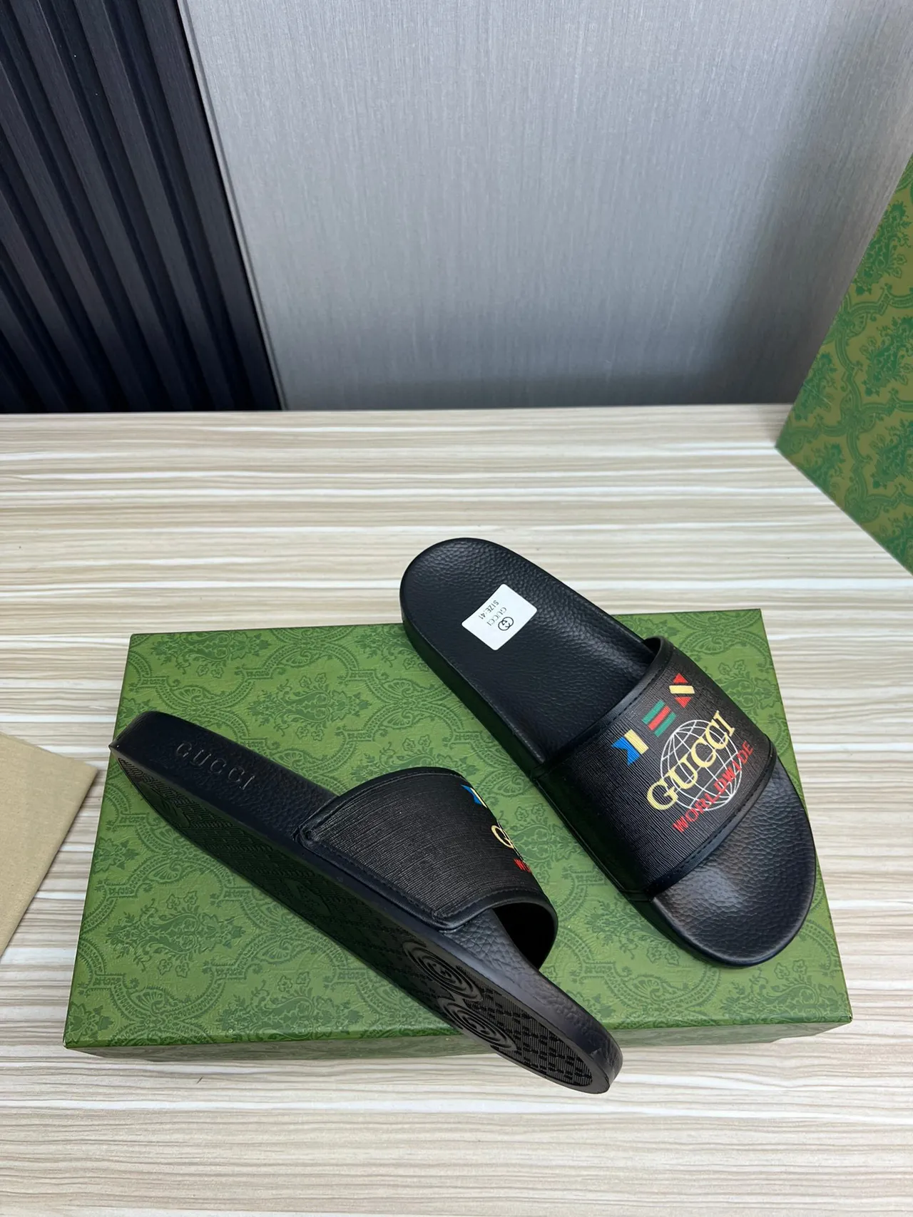 Gucci Worldwide Graphic Strap Black Slippers 5