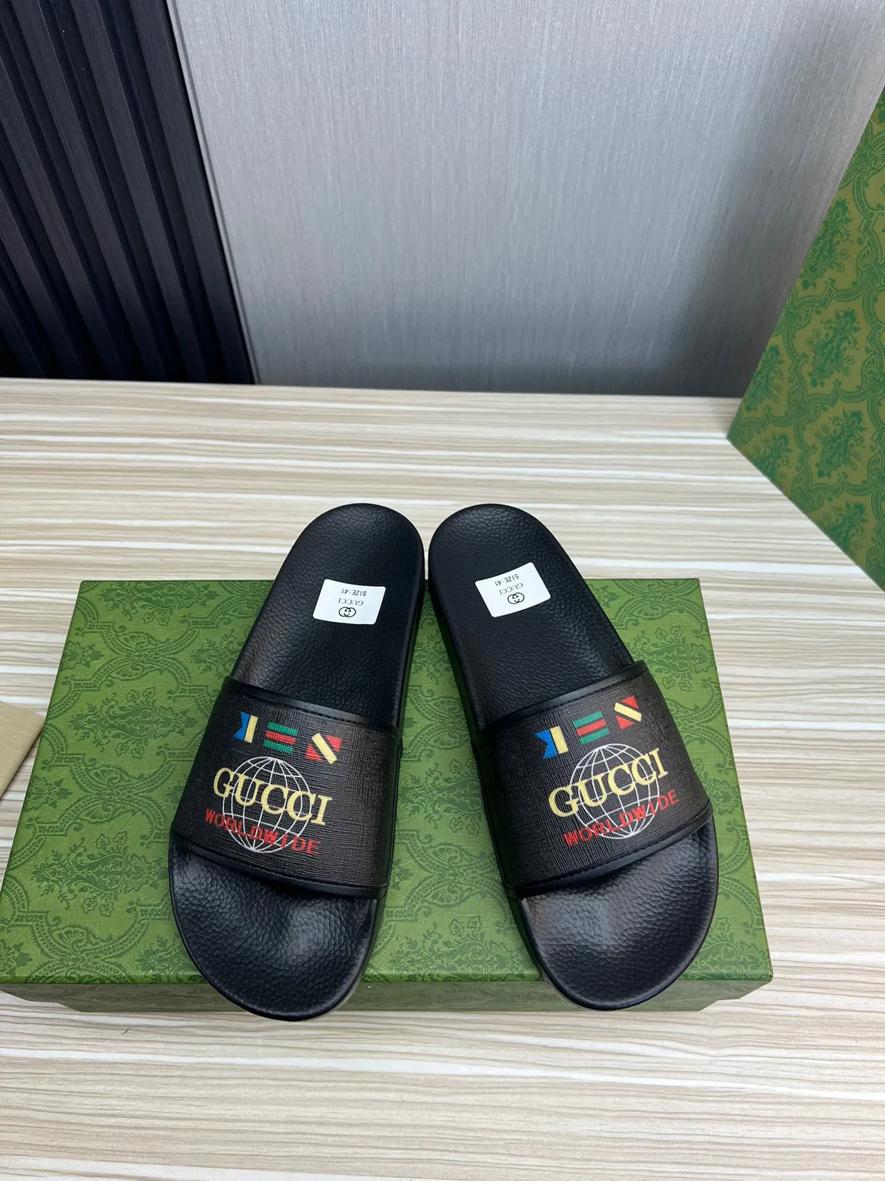 Gucci Worldwide Graphic Strap Black Slippers 8